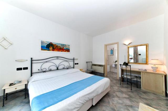 Ischia: Romantica Resort & Spa 4*