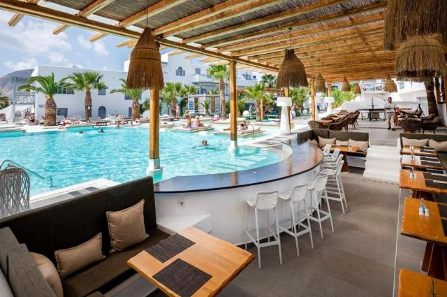 Santorini: Smy Mediterranean White Santorini 4*+