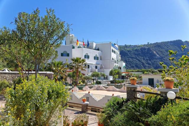 Ischia: Punta Imperatore 4*