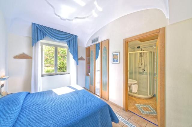 Ischia: Punta Imperatore 4*