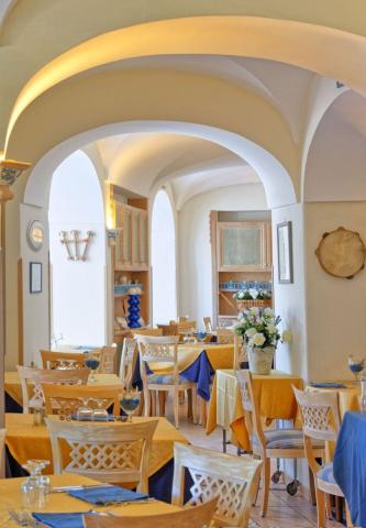Ischia: Punta Imperatore 4*