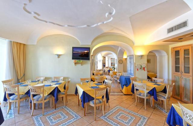 Ischia: Punta Imperatore 4*