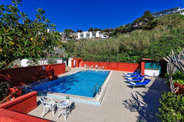 Ischia: Punta Imperatore 4*