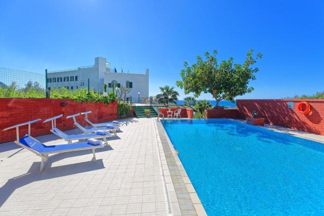 Ischia: Punta Imperatore 4*