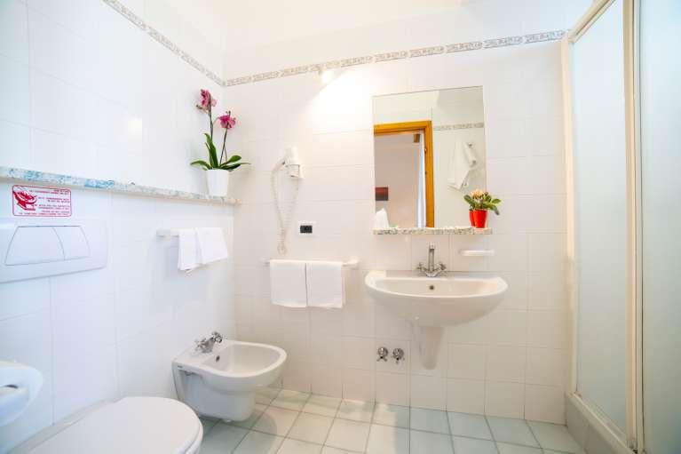 Ischia: La Mandorla 3*