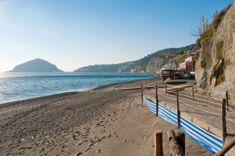 Ischia: La Mandorla 3*