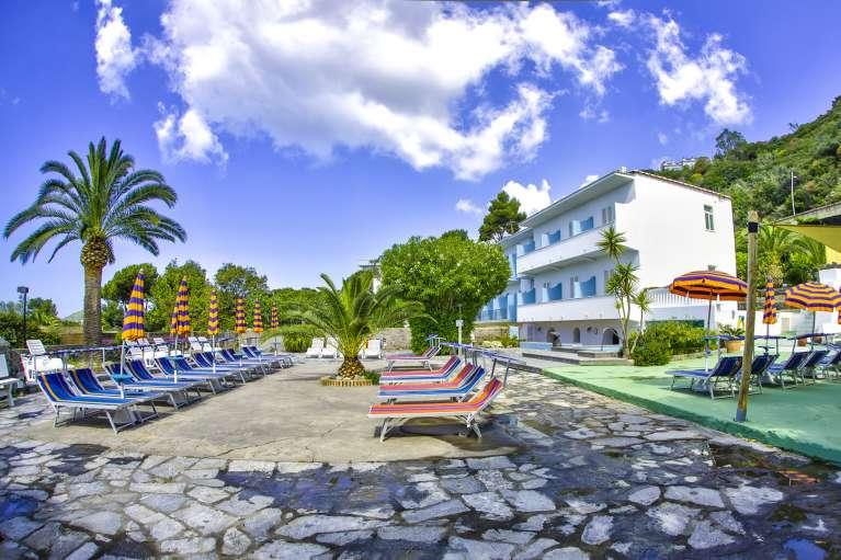 Ischia: La Mandorla 3*