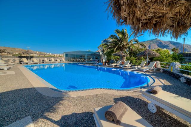 Santorini: Pantheon Hotel by Villa Olympia 3*