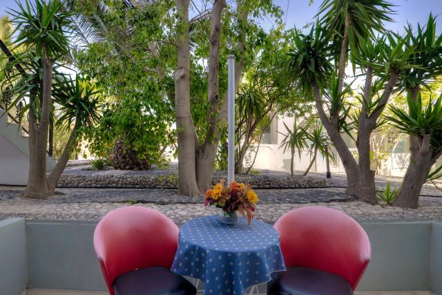 Santorini: Pantheon Hotel by Villa Olympia 3*