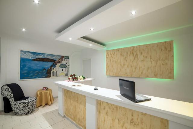 Santorini: Pantheon Hotel by Villa Olympia 3*