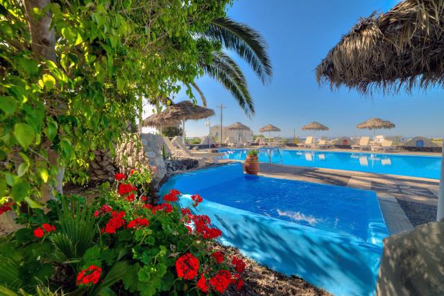 Santorini: Pantheon Hotel by Villa Olympia 3*