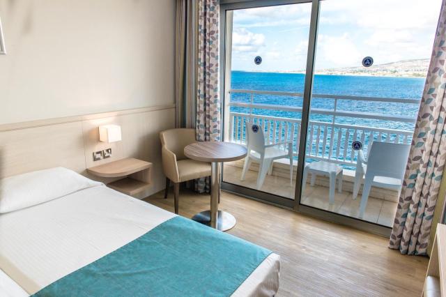 Cyprus, Paphos: Cynthiana Beach Hotel 3*