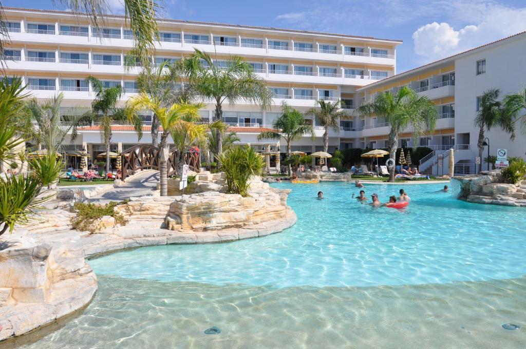 Cyprus, Paphos: Leonardo Cypria Bay 4*+