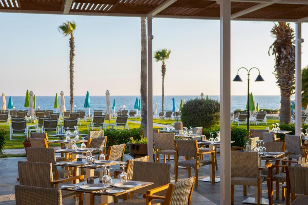 Cyprus, Paphos: Leonardo Cypria Bay 4*+