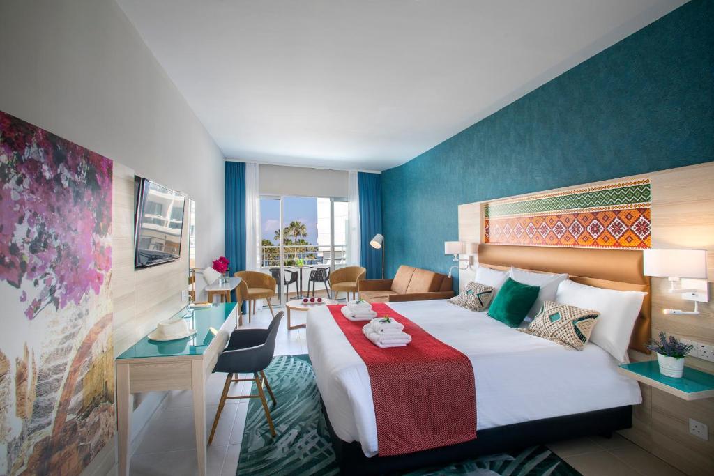 Cyprus, Paphos: Leonardo Cypria Bay 4*+