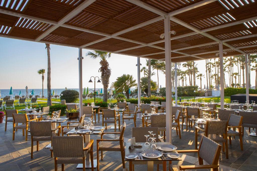 Cyprus, Paphos: Leonardo Cypria Bay 4*+