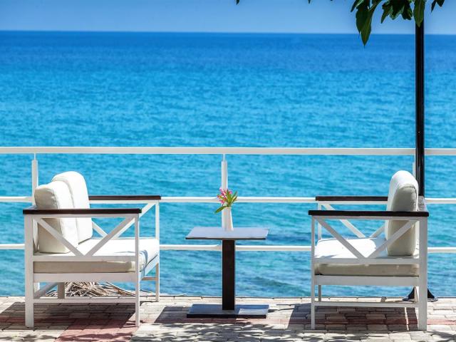Chalkidiki: Xenios Dolphin Beach Hotel 3*