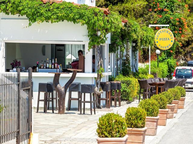 Chalkidiki: Xenios Dolphin Beach Hotel 3*