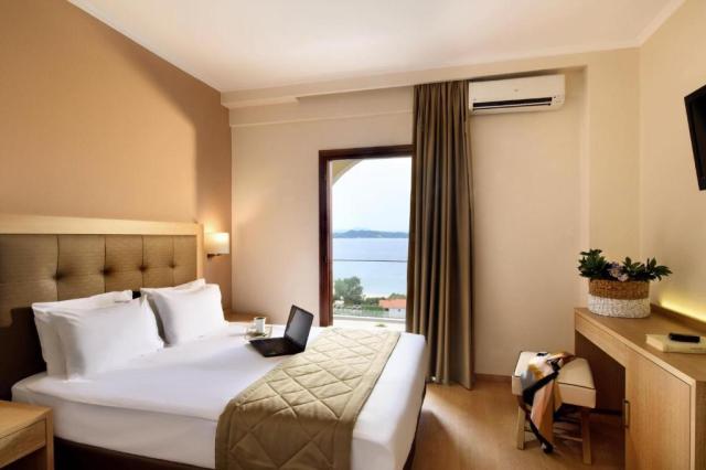 Chalkidiki: Akrathos Beach 4*+