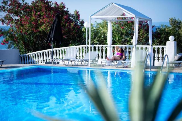 Chalkidiki: Bianco Olympico Beach Resort 4*+