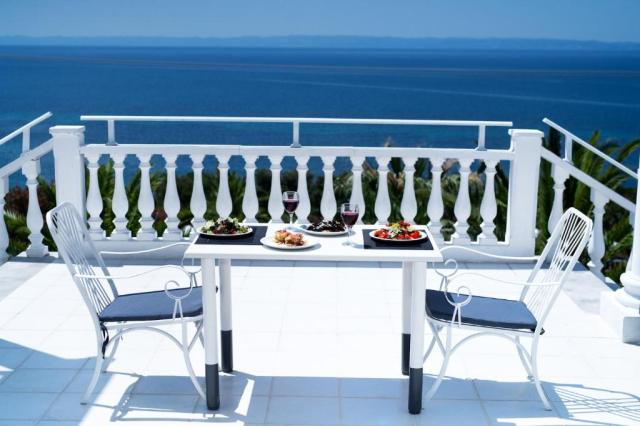Chalkidiki: Bianco Olympico Beach Resort 4*+