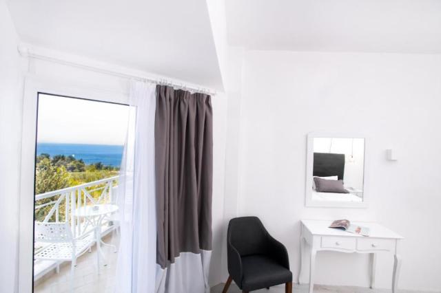 Chalkidiki: Bianco Olympico Beach Resort 4*+
