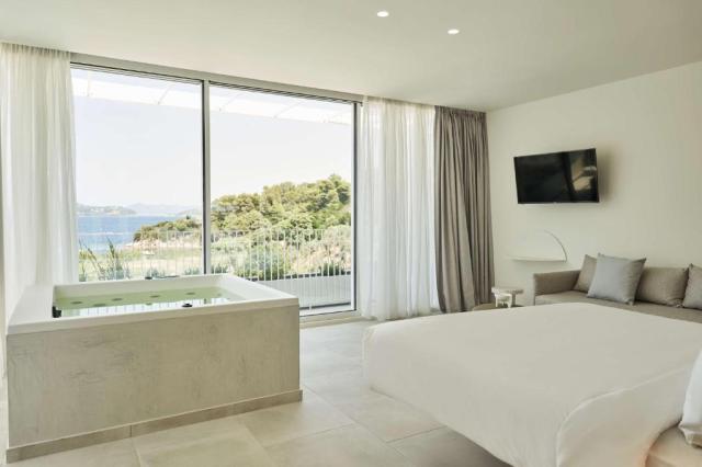 Skiathos: Radisson Resort Plaza 4*