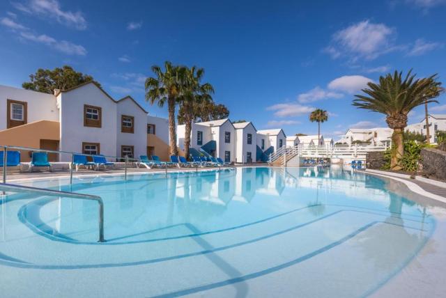 Lanzarote: Apartamentos LIVVO Morromar 3*