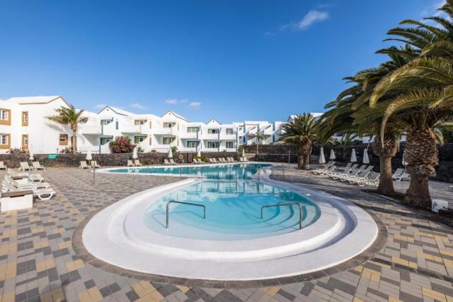 Lanzarote: Apartamentos LIVVO Morromar 3*