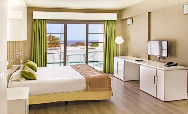 Lanzarote: Apartamentos LIVVO Morromar 3*