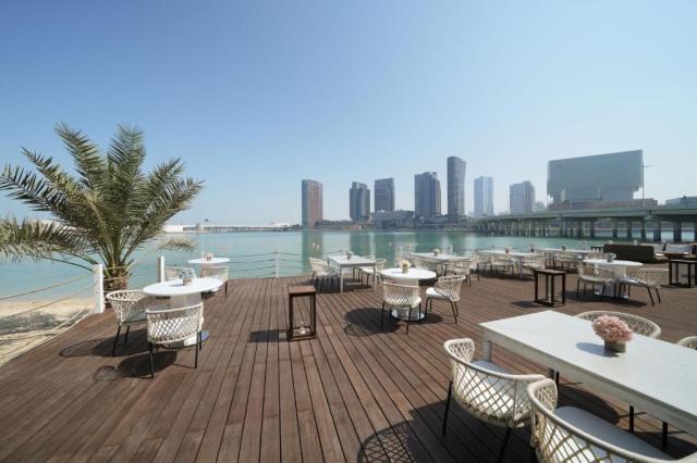 Abu Dhabi: Le Meridien Abu Dhabi 5*