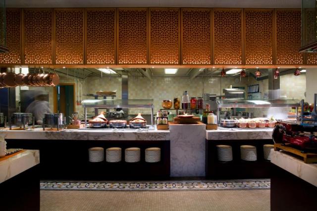 Abu Dhabi: Bab al Qasr 5*
