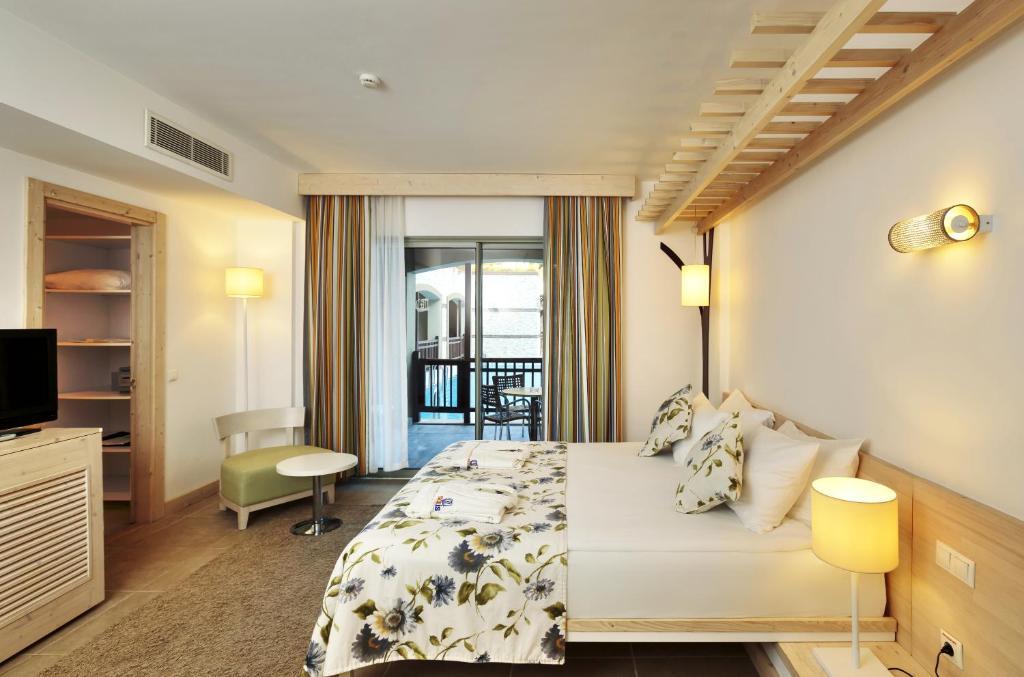 Turecko: Sunis Kumkoy Beach Resort & Spa 5*