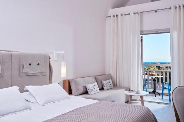 Santorini: Santo Miramare Beach Resort 4*+