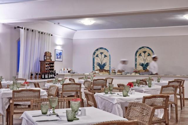 Santorini: Santo Miramare Beach Resort 4*+