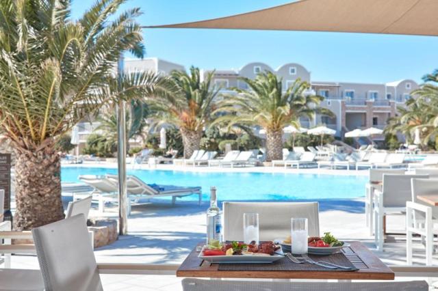 Santorini: Santo Miramare Beach Resort 4*+