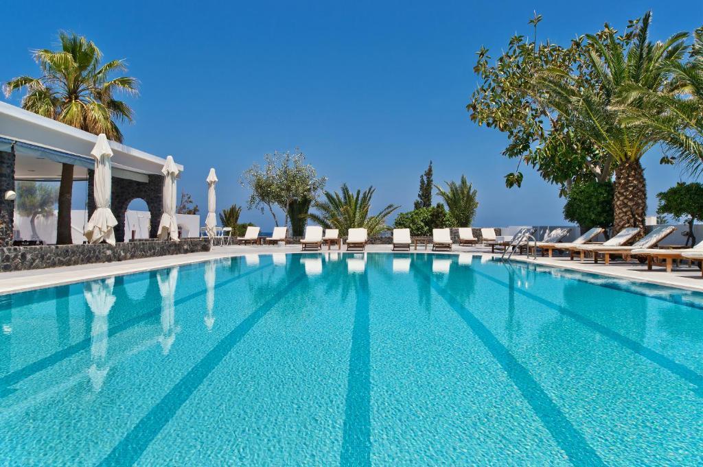 Santorini: Makarios Beach Hotel 3*