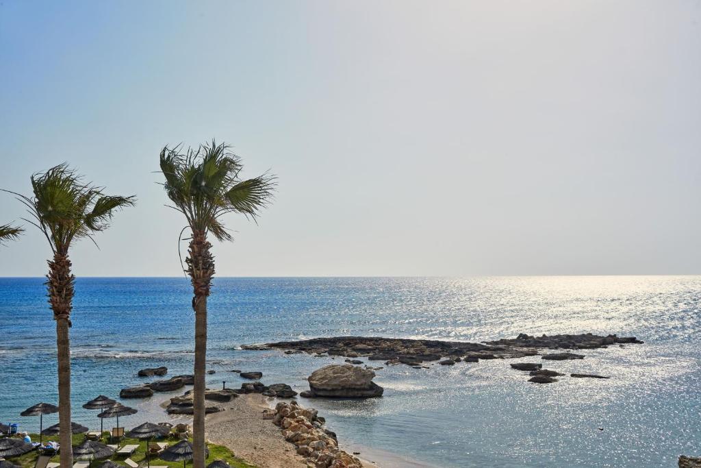 Cyprus, Paphos: Atlantica Golden Beach Hotel 4*