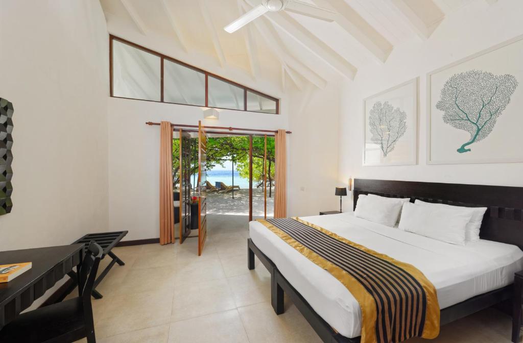 Moderné Emiráty a luxusné Maldivy