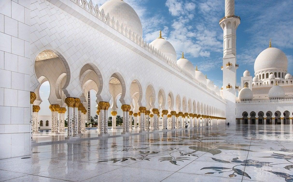 Moderné Emiráty a luxusné Maldivy