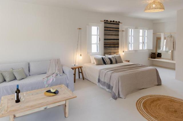Santorini: Scorpios Beach 4*