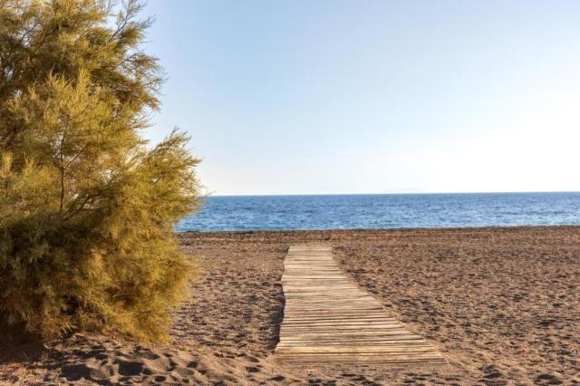 Santorini: Scorpios Beach 4*