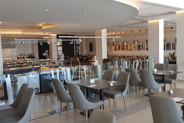 Cyprus, Paphos: Mayfair Hotel 3*+