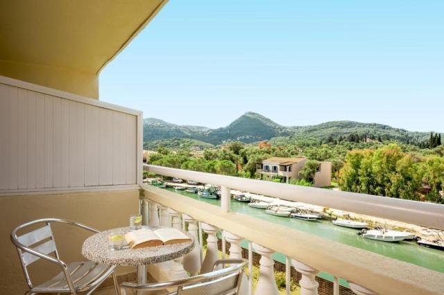 Korfu: Mitsis Messonghi Resort 4*