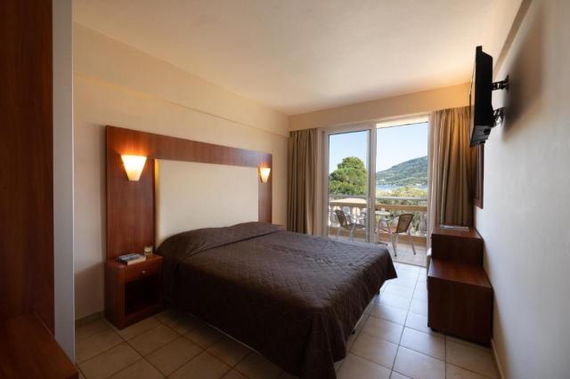 Korfu: Mitsis Messonghi Resort 4*