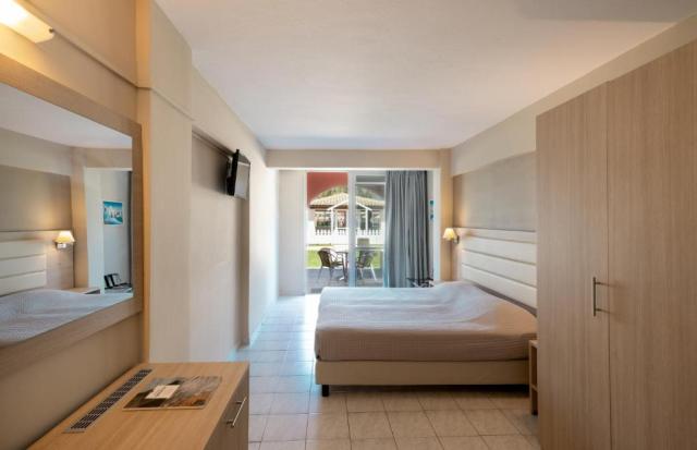Korfu: Mitsis Messonghi Resort 4*