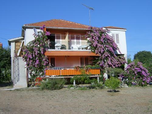 No name apartmány Sv. Filip i Jakov