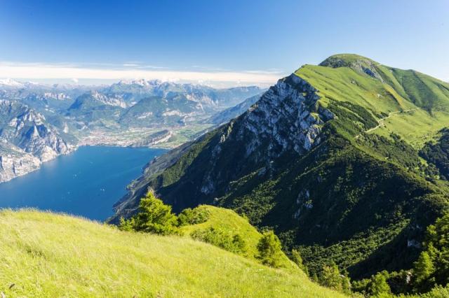 Přírodní krásy v okolí jezera Lago di Garda s koupáním
