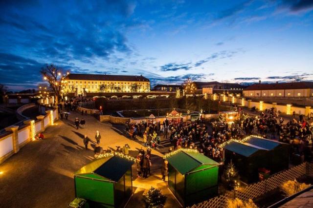 Vánoční Bratislava a zámek Schloss Hof