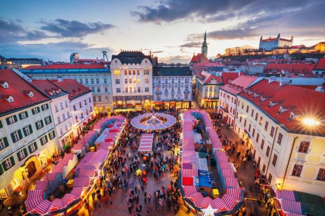 Vánoční Bratislava a zámek Schloss Hof